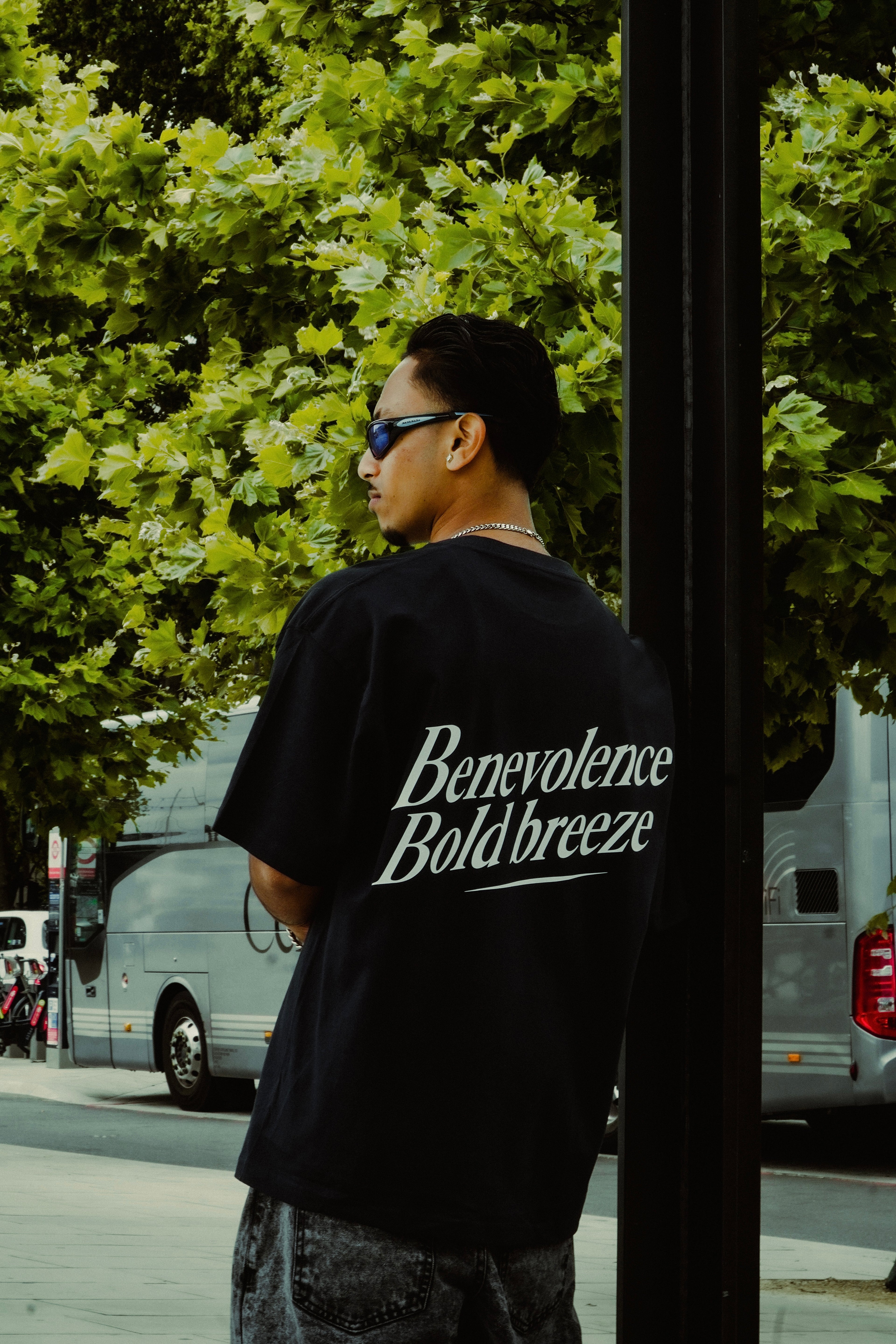 Bold Breeze Navy Main tee